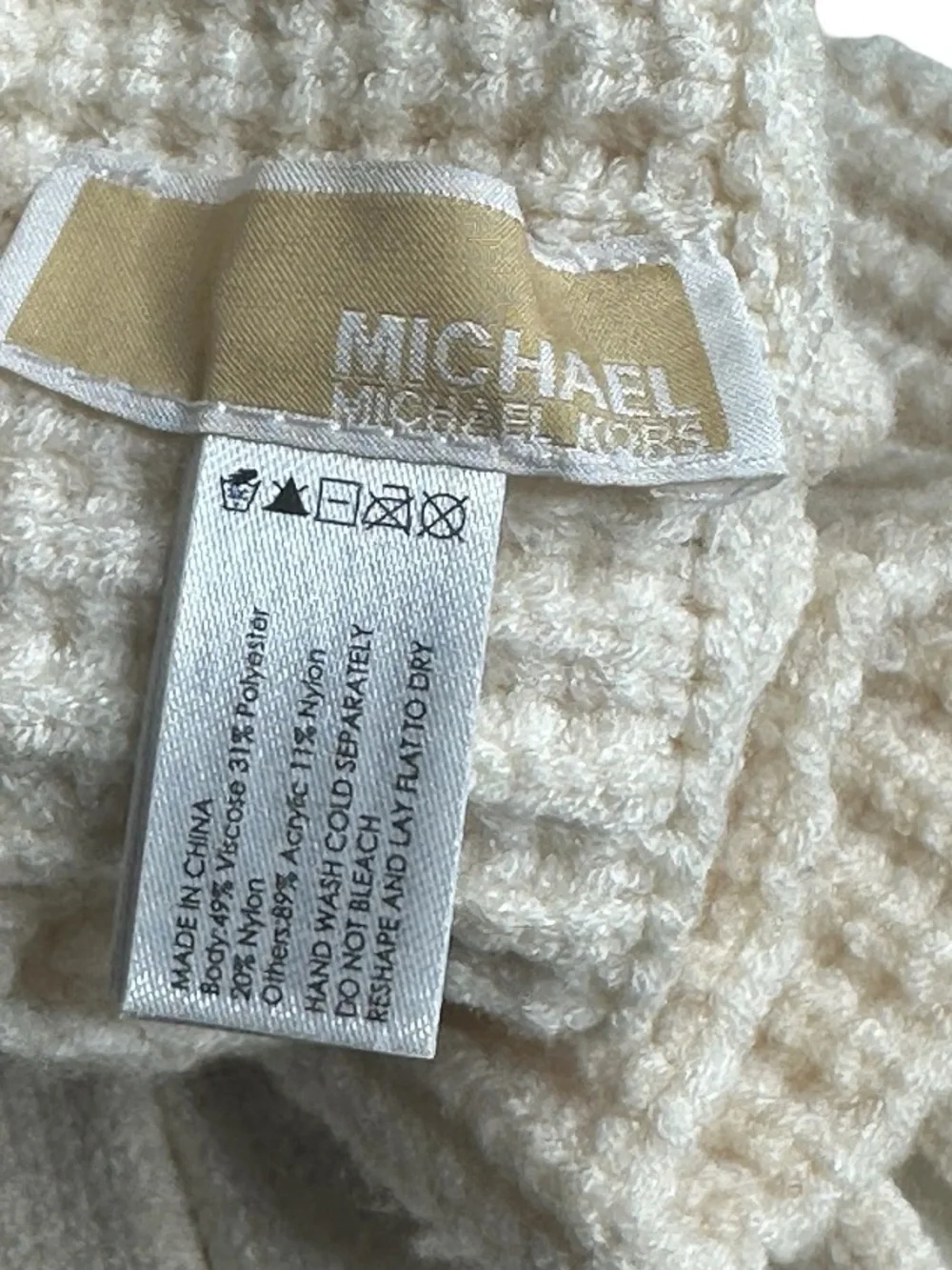 Michael Kors Ivory Tech Touch Knit Gloves Gold Logo NWT